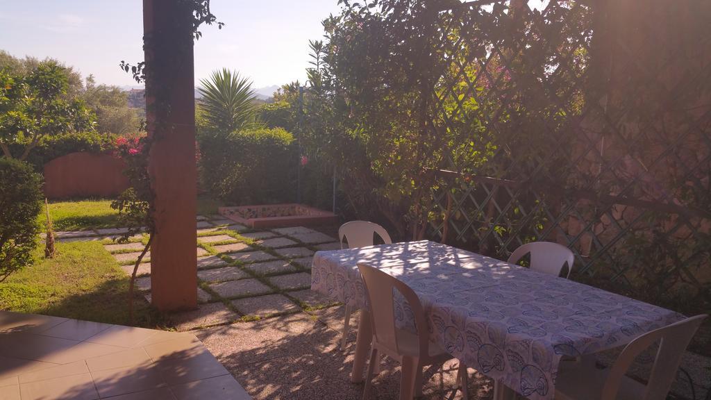 Residence Appartamenti Caffarena Àrbatax Δωμάτιο φωτογραφία