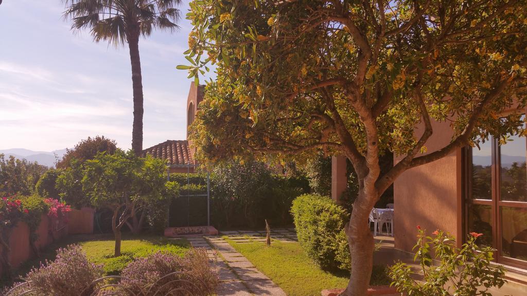 Residence Appartamenti Caffarena Àrbatax Εξωτερικό φωτογραφία