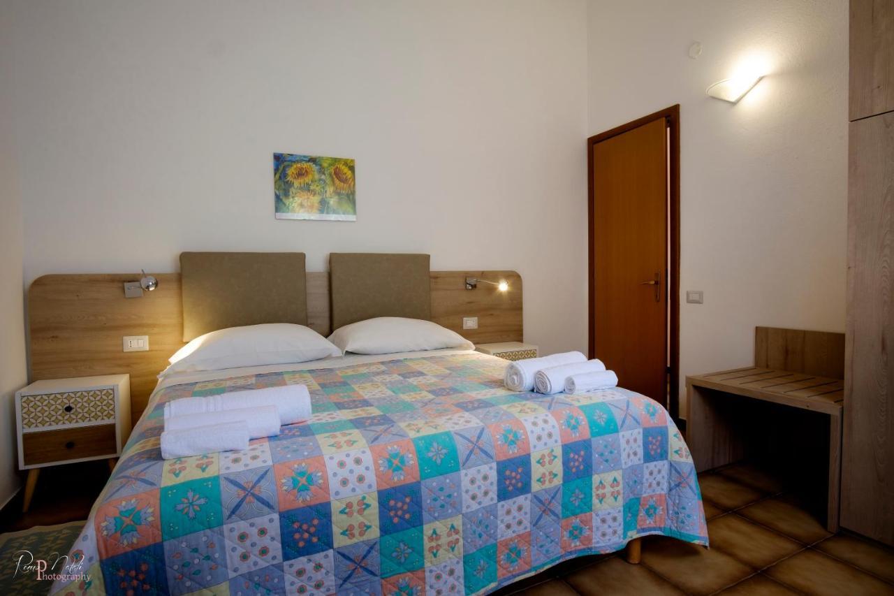 Residence Appartamenti Caffarena Àrbatax Εξωτερικό φωτογραφία