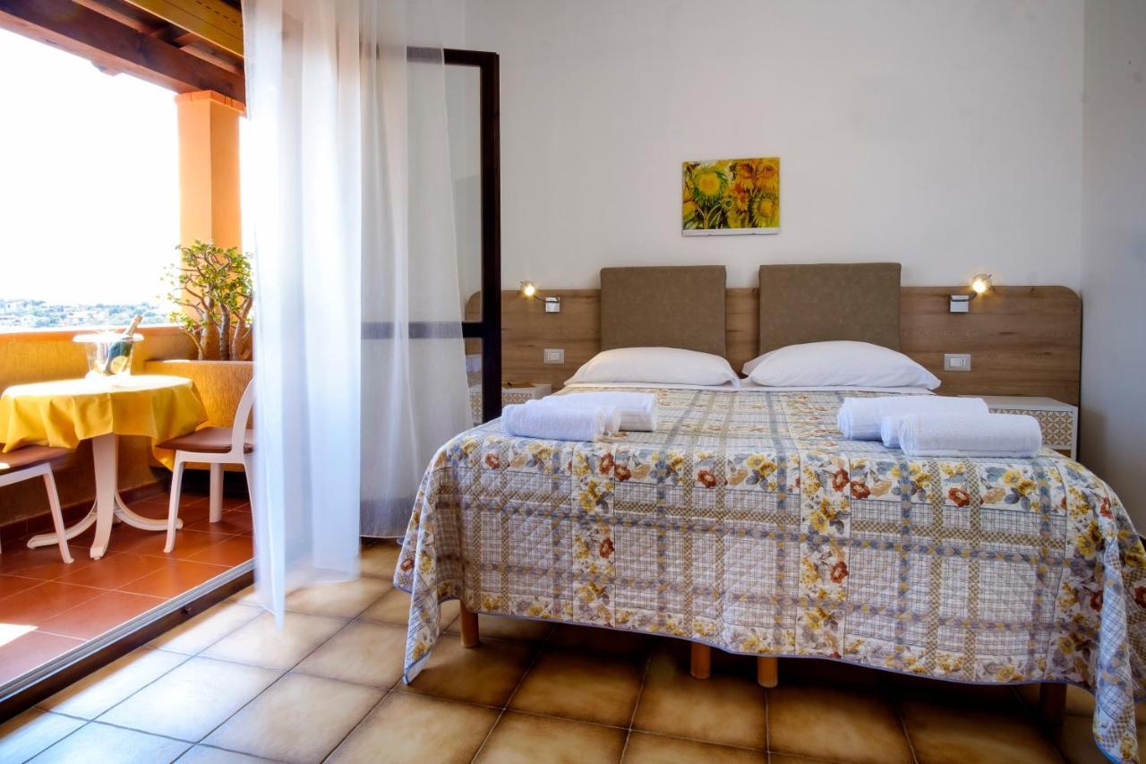 Residence Appartamenti Caffarena Àrbatax Εξωτερικό φωτογραφία