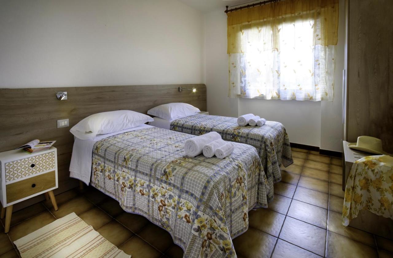 Residence Appartamenti Caffarena Àrbatax Εξωτερικό φωτογραφία