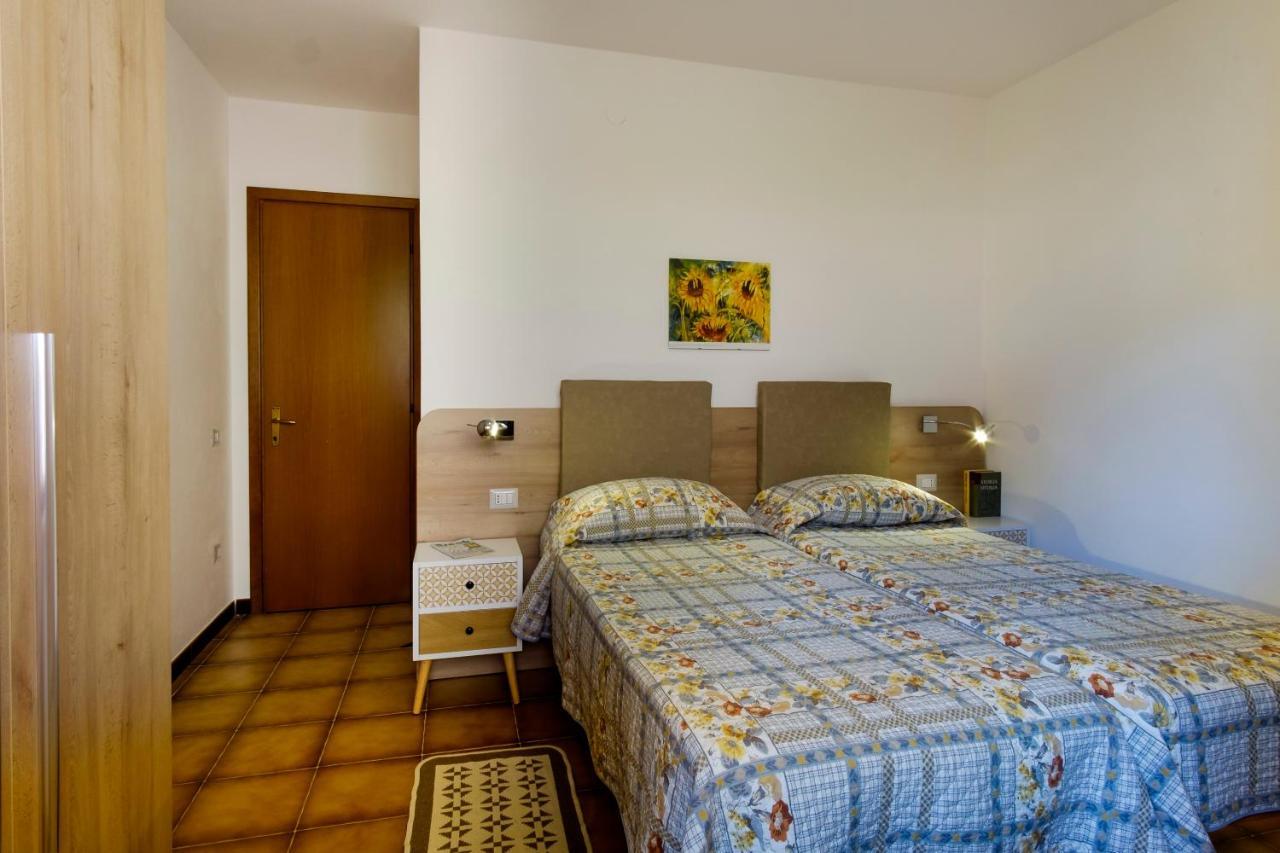 Residence Appartamenti Caffarena Àrbatax Εξωτερικό φωτογραφία