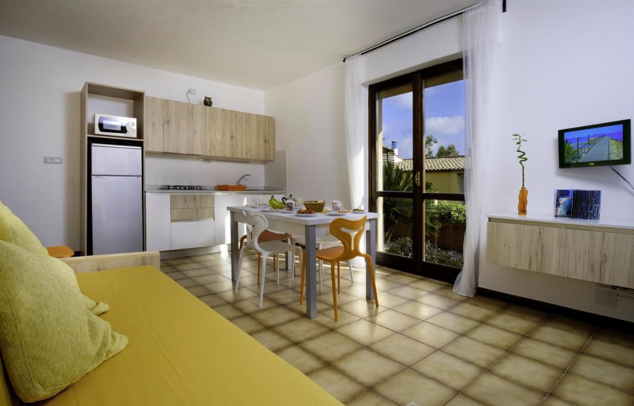 Residence Appartamenti Caffarena Àrbatax Εξωτερικό φωτογραφία