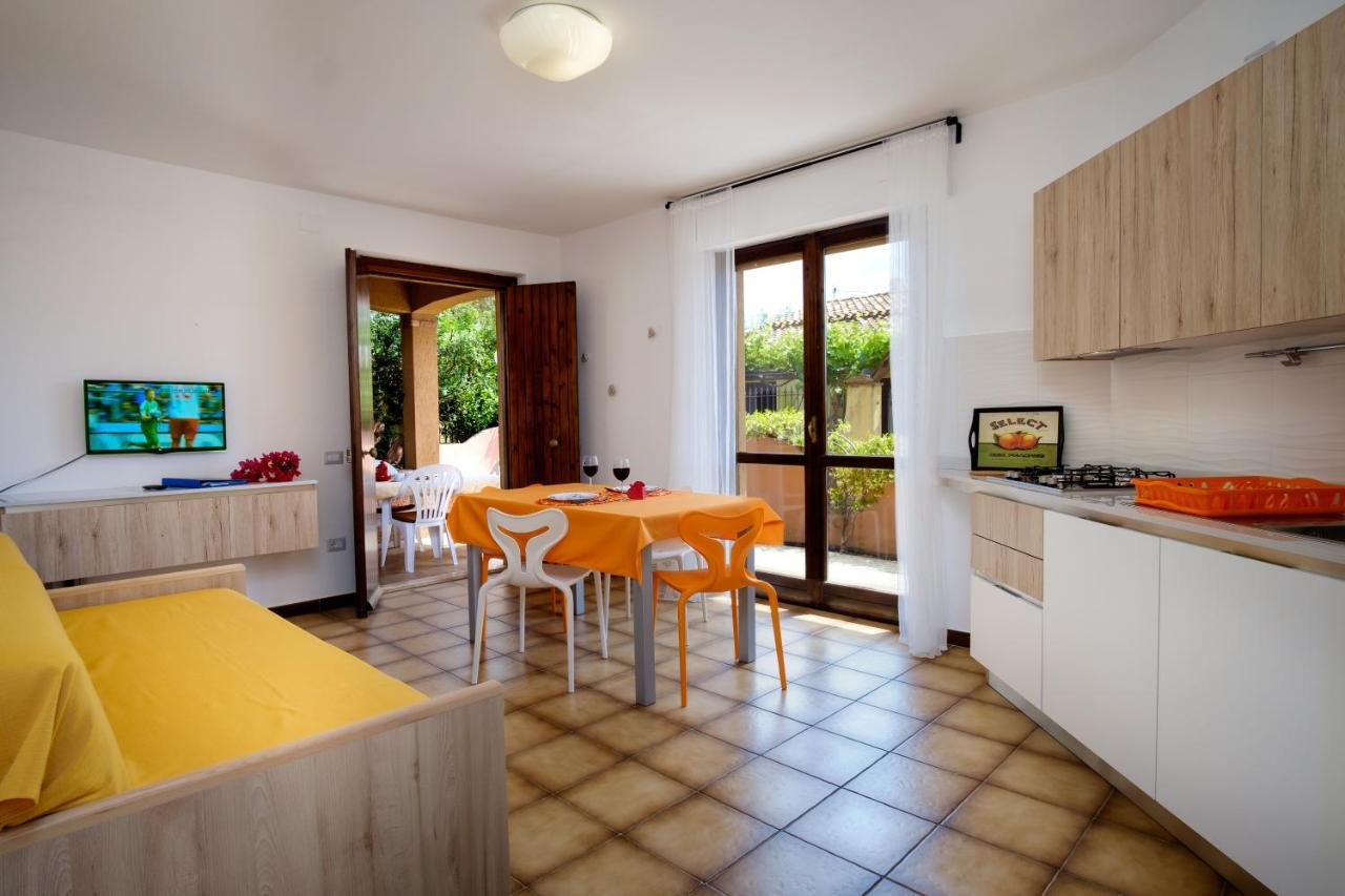 Residence Appartamenti Caffarena Àrbatax Εξωτερικό φωτογραφία