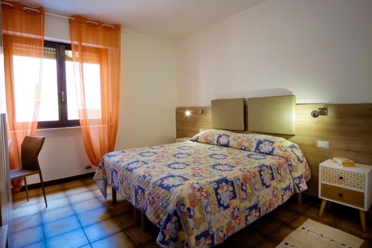 Residence Appartamenti Caffarena Àrbatax Εξωτερικό φωτογραφία