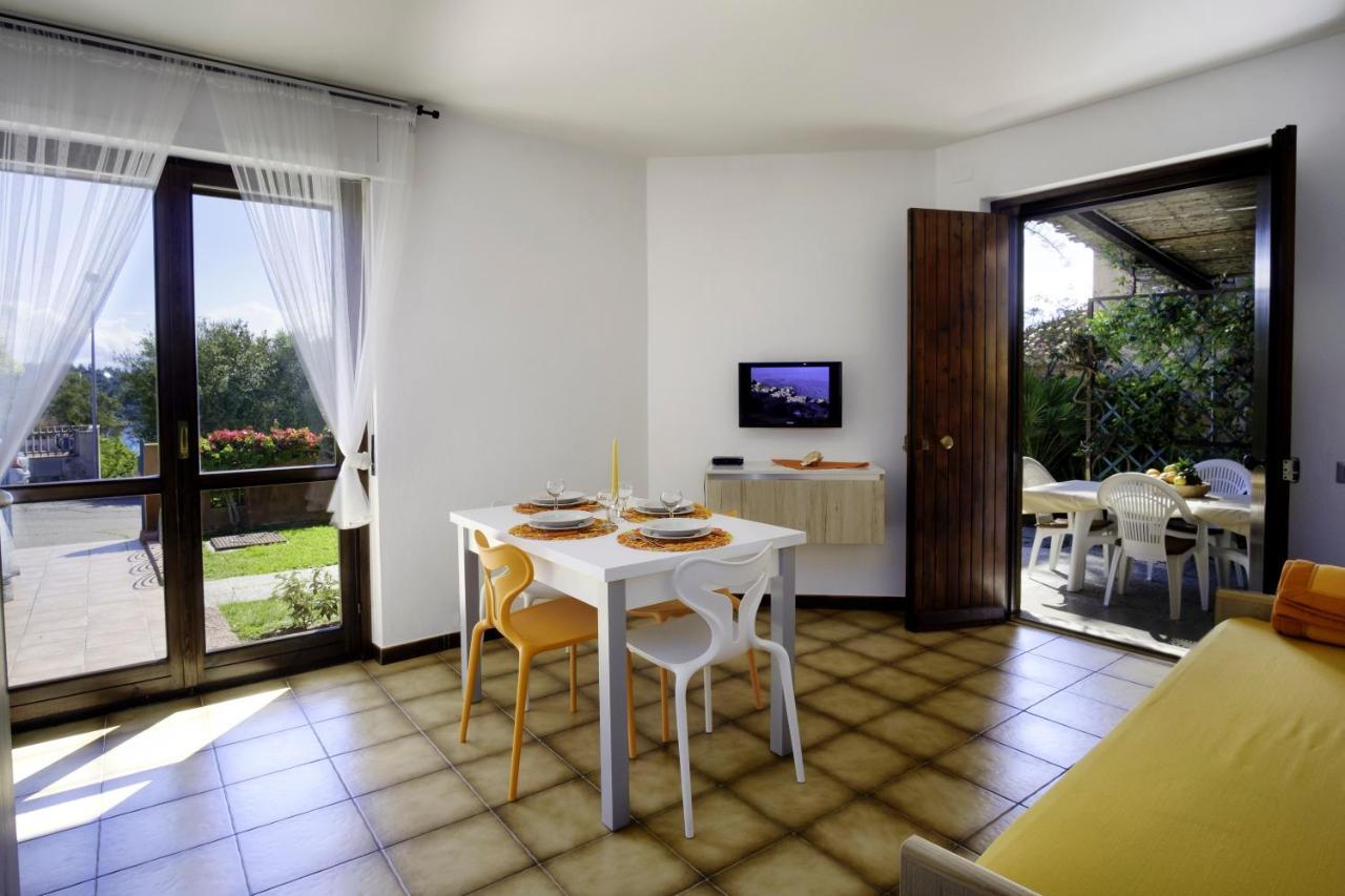 Residence Appartamenti Caffarena Àrbatax Εξωτερικό φωτογραφία