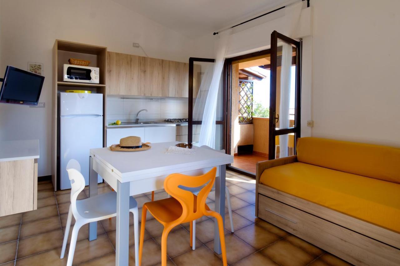 Residence Appartamenti Caffarena Àrbatax Εξωτερικό φωτογραφία